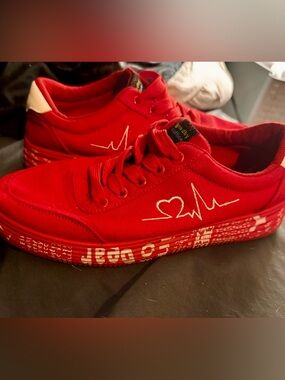Red Heartbeat Graphic Sneakers